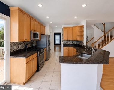 5115 Sapphire Sky Lane - Photo Thumbnail 10