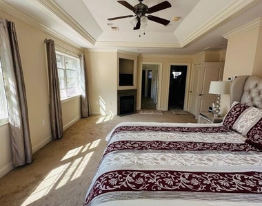 6413 Divine Street - Photo Thumbnail 7