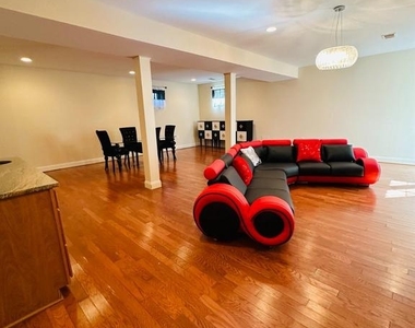 6413 Divine Street - Photo Thumbnail 13