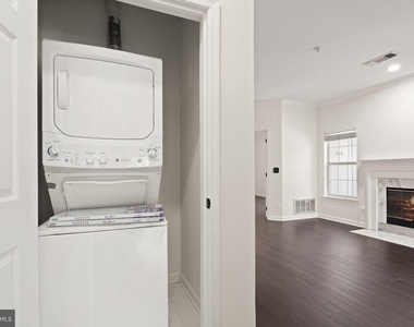 1704 Lake Shore Crest Drive - Photo Thumbnail 36