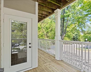 1704 Lake Shore Crest Drive - Photo Thumbnail 38