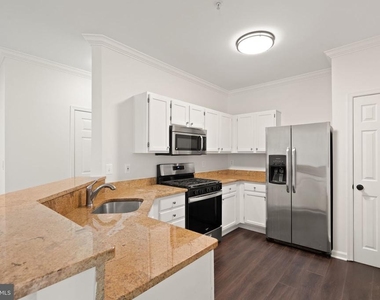 1704 Lake Shore Crest Drive - Photo Thumbnail 14
