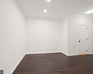 1704 Lake Shore Crest Drive - Photo Thumbnail 10