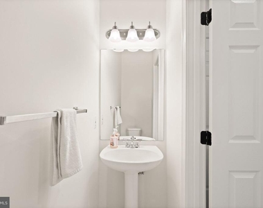 1704 Lake Shore Crest Drive - Photo Thumbnail 35