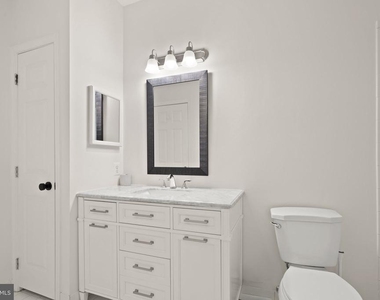 1704 Lake Shore Crest Drive - Photo Thumbnail 31
