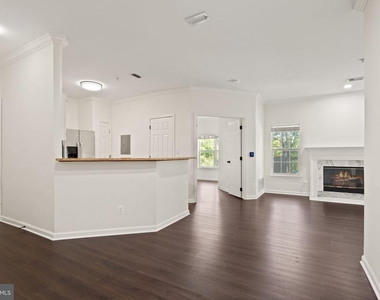 1704 Lake Shore Crest Drive - Photo Thumbnail 8