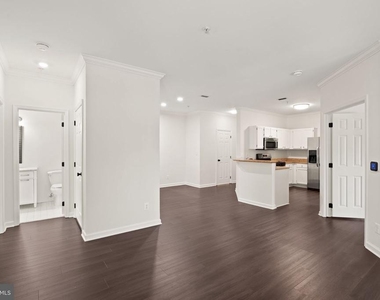 1704 Lake Shore Crest Drive - Photo Thumbnail 24