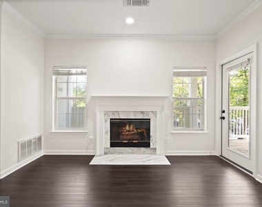 1704 Lake Shore Crest Drive - Photo Thumbnail 23