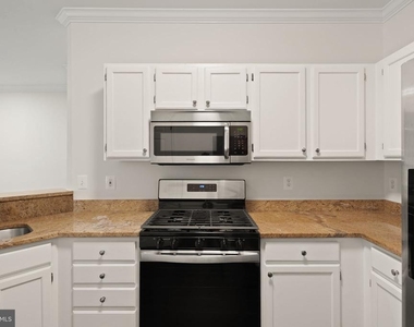 1704 Lake Shore Crest Drive - Photo Thumbnail 17