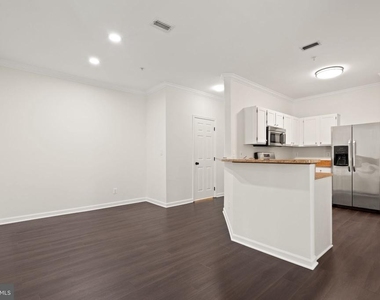 1704 Lake Shore Crest Drive - Photo Thumbnail 9