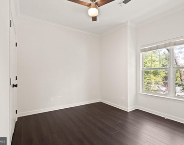 1704 Lake Shore Crest Drive - Photo Thumbnail 32