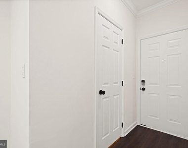 1704 Lake Shore Crest Drive - Photo Thumbnail 3