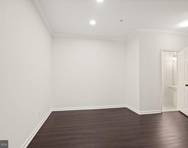 1704 Lake Shore Crest Drive - Photo Thumbnail 11