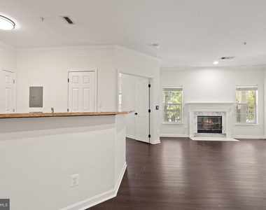 1704 Lake Shore Crest Drive - Photo Thumbnail 12