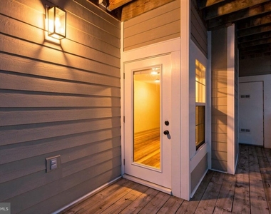 1704 Lake Shore Crest Drive - Photo Thumbnail 37