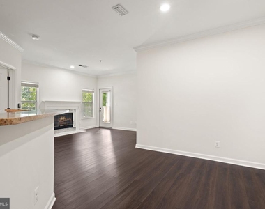 1704 Lake Shore Crest Drive - Photo Thumbnail 6