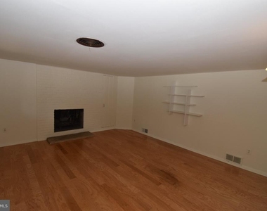 2901 Pine Spring Road - Photo Thumbnail 3