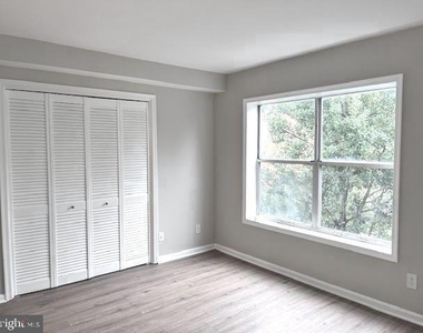 3179 Summit Square Drive - Photo Thumbnail 15