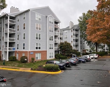 3179 Summit Square Drive - Photo Thumbnail 35