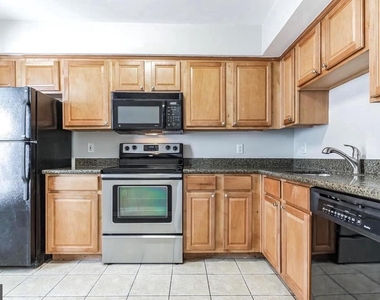 3179 Summit Square Drive - Photo Thumbnail 1
