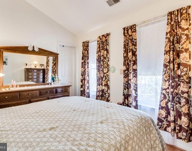 6328 Dunman Way - Photo Thumbnail 30