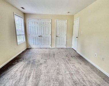 104 Eastside Lane - Photo Thumbnail 14