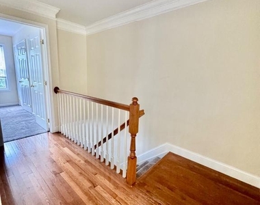 104 Eastside Lane - Photo Thumbnail 9