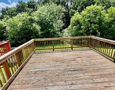 104 Eastside Lane - Photo Thumbnail 4