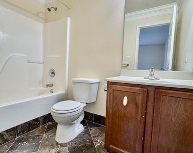 104 Eastside Lane - Photo Thumbnail 15