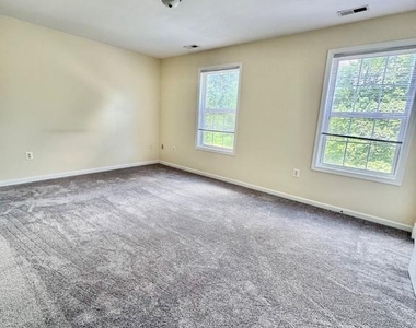 104 Eastside Lane - Photo Thumbnail 13