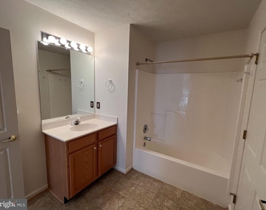 103 Buckwood Lane - Photo Thumbnail 14