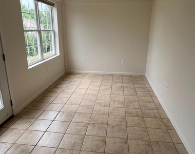 103 Buckwood Lane - Photo Thumbnail 32