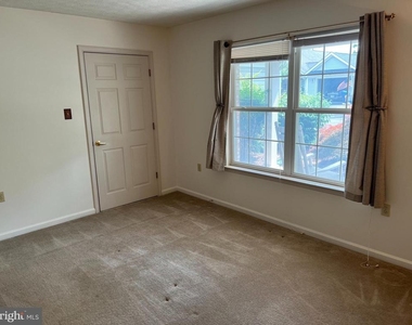 103 Buckwood Lane - Photo Thumbnail 10