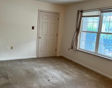 103 Buckwood Lane - Photo Thumbnail 9