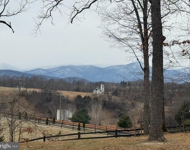 7246 Sperryville Pike - Photo Thumbnail 9