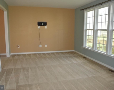 1916 Juniper Drive - Photo Thumbnail 5