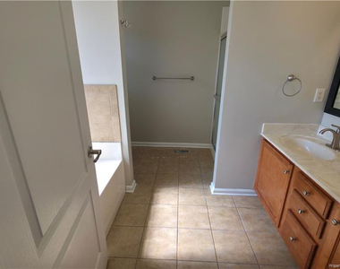 60 Cobblestone Drive - Photo Thumbnail 18