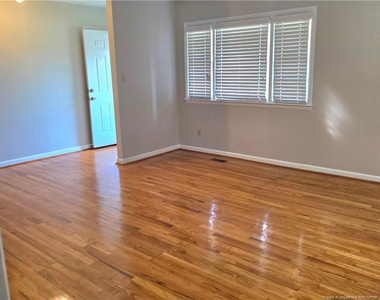 111 Chloe Drive - Photo Thumbnail 7