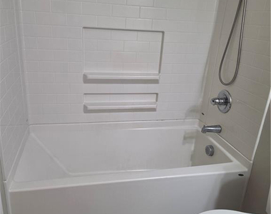 111 Chloe Drive - Photo Thumbnail 15