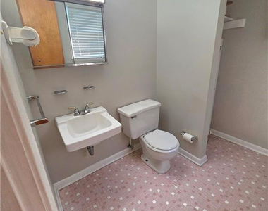 111 Chloe Drive - Photo Thumbnail 20