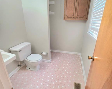 111 Chloe Drive - Photo Thumbnail 22