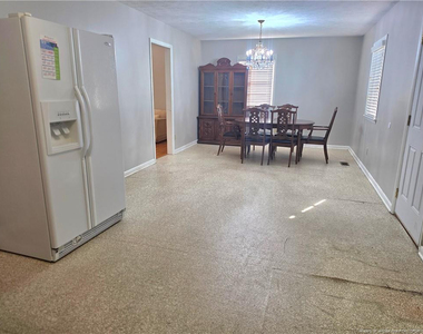 111 Chloe Drive - Photo Thumbnail 10