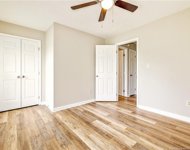 5928 Lively Court - Photo Thumbnail 21