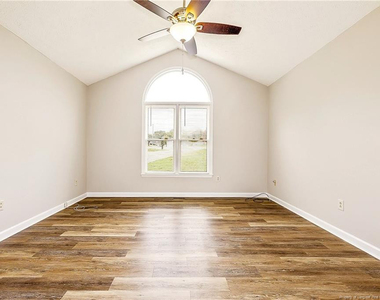 5928 Lively Court - Photo Thumbnail 22
