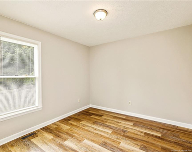 5928 Lively Court - Photo Thumbnail 16