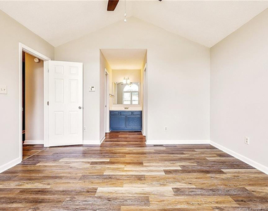 5928 Lively Court - Photo Thumbnail 23
