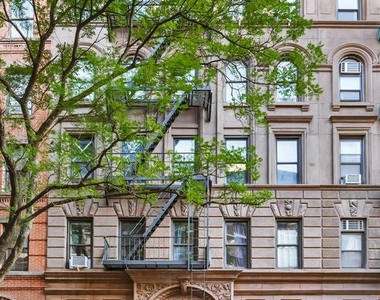 West 45th Street, Unit 4b - Photo Thumbnail 5