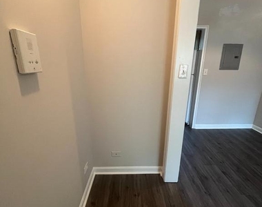 212 George Mason Drive N - Photo Thumbnail 2