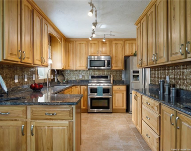 2008 Greendale Drive - Photo Thumbnail 8