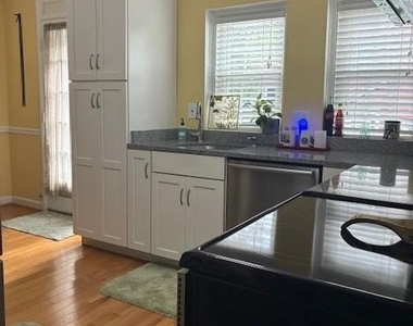 2809 S Columbus Street - Photo Thumbnail 4